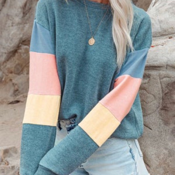 Tops - NEW Colorblock Long Sleeve Sweatshirt
